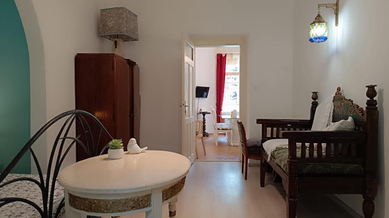Heritage Harmony With Free Parking Budapest Bagian luar foto